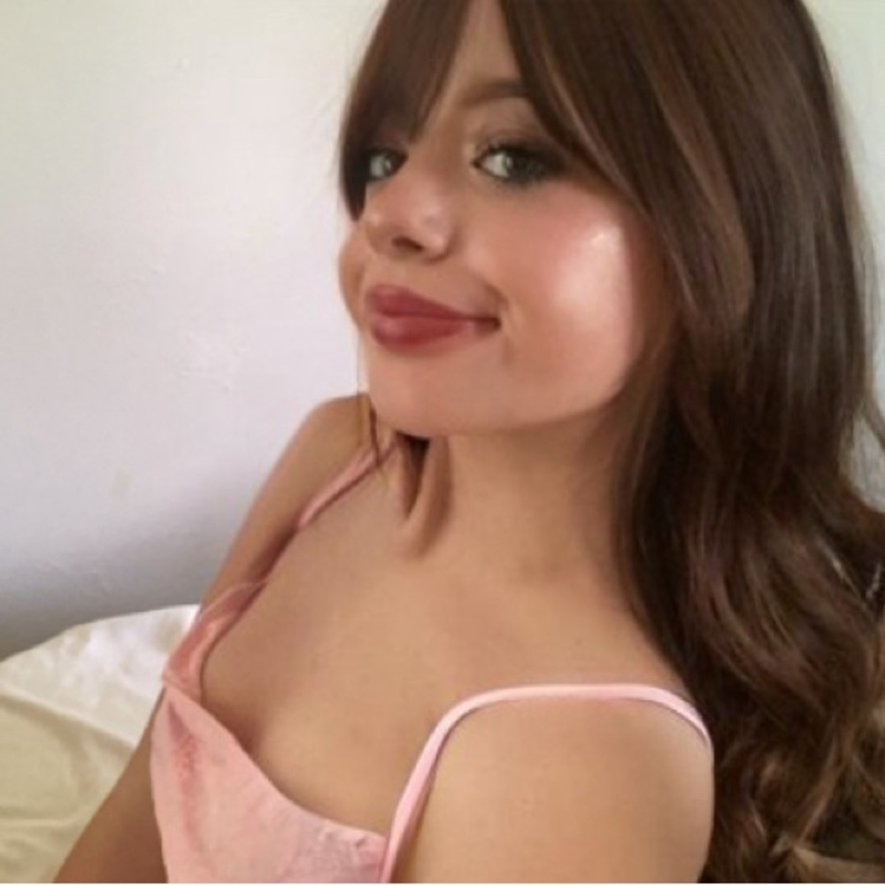 Small but stretchy detailed pink flower dress slightly used